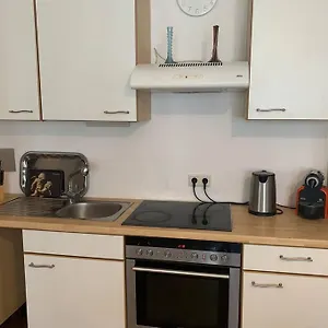 Kleine Im Zentrum Apartment Graz